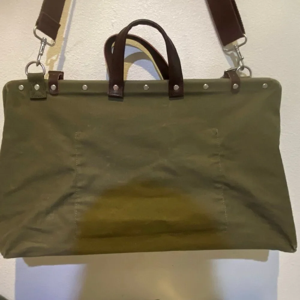 Line Of Trade - Weekender Bag Olive Green Canvas